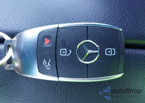 2019 Mercedes-Benz A 220 4Matic z USA, uszkodzony, nr VIN WDD3G4FB9KW022660